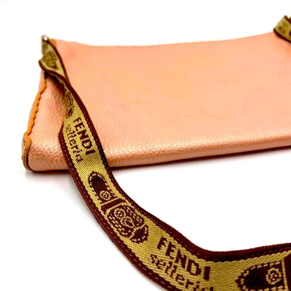 Auth Fendi Pebble Grain Leather Light Pink Messenger Bag Fendi Crossbody Strap - Picture 7 of 11